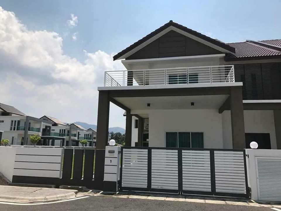 Greenville Homestay Balik Pulau Exterior foto